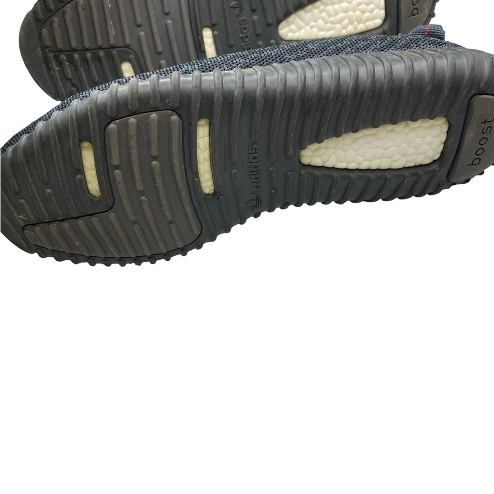 YEEZY BOOST 350 "Pirate
Black Men's Sneakers - Picture 4 of 7
